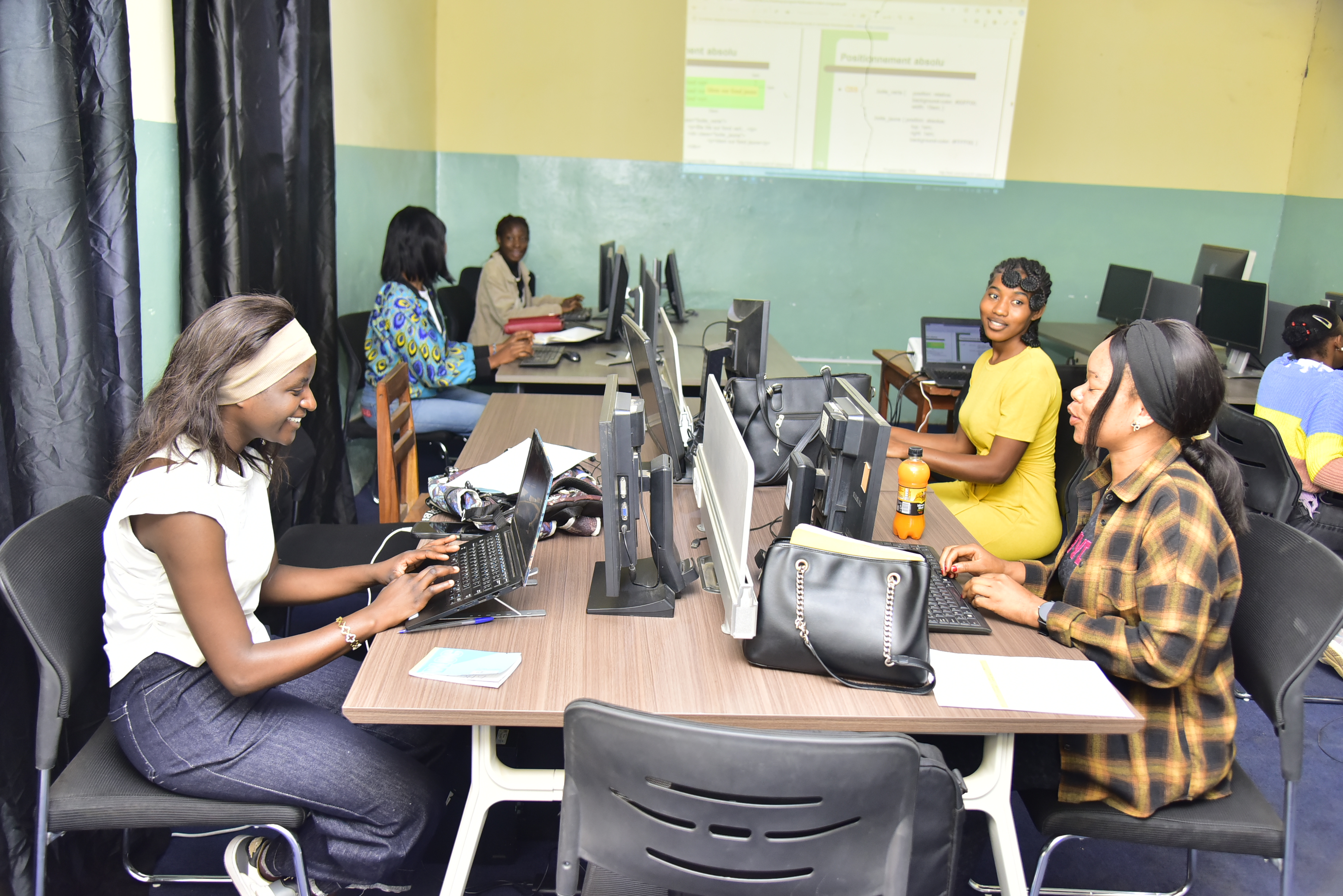 Étudiants en informatique à l'UBA